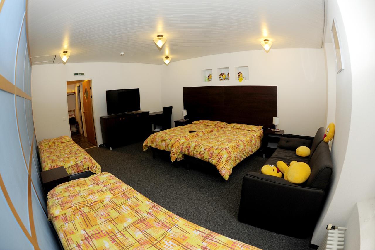 Hotel Restaurant Au Chasseur Orbe Экстерьер фото
