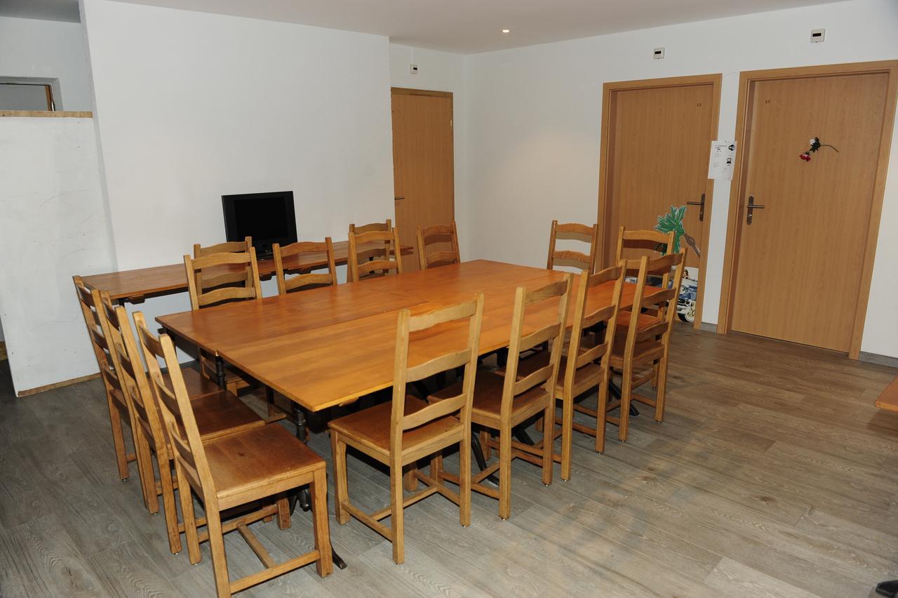 Hotel Restaurant Au Chasseur Orbe Экстерьер фото